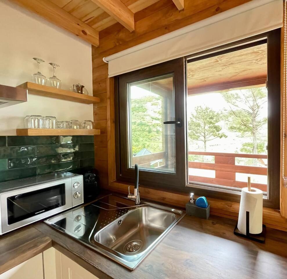 فندق Mountain Eco Shelter 7 فونشال المظهر الخارجي الصورة
